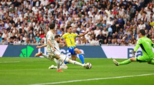 Real Madrid vs Cadiz (21:15 – 04/05) | Xem lại trận đấu